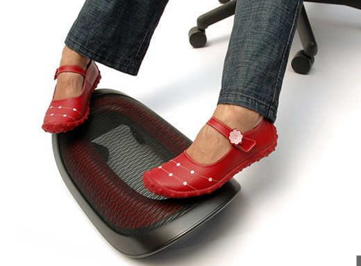Tech News Roundup - Foot Rest for the Anxious Geek